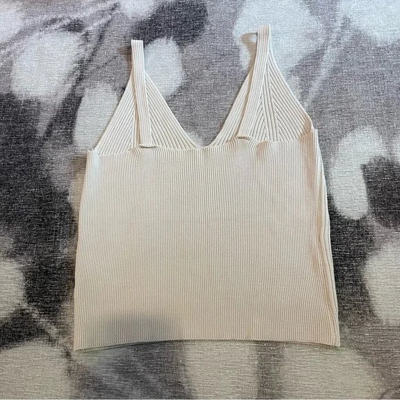 Italian crop sweater tank - Picture 4 of 6